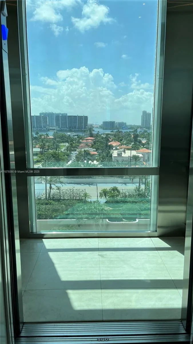 18671 Collins Ave, #804