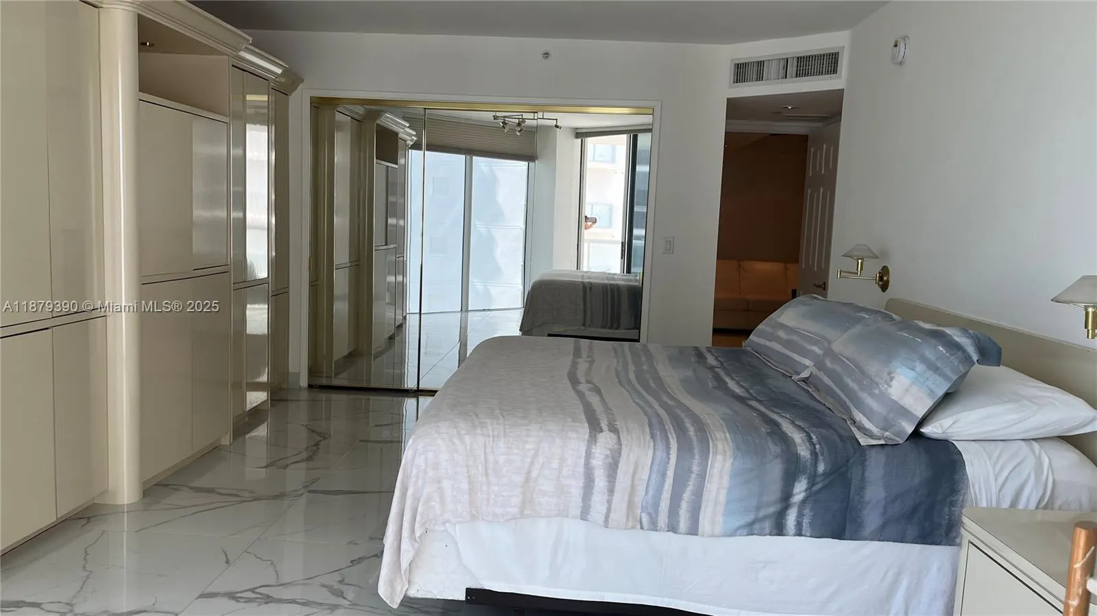 18671 Collins Ave, #804