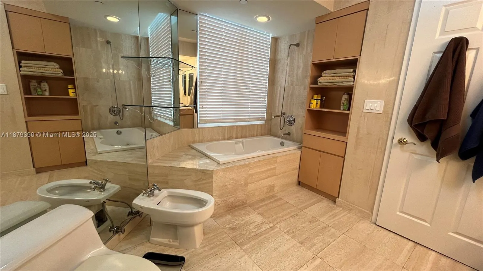 18671 Collins Ave, #804