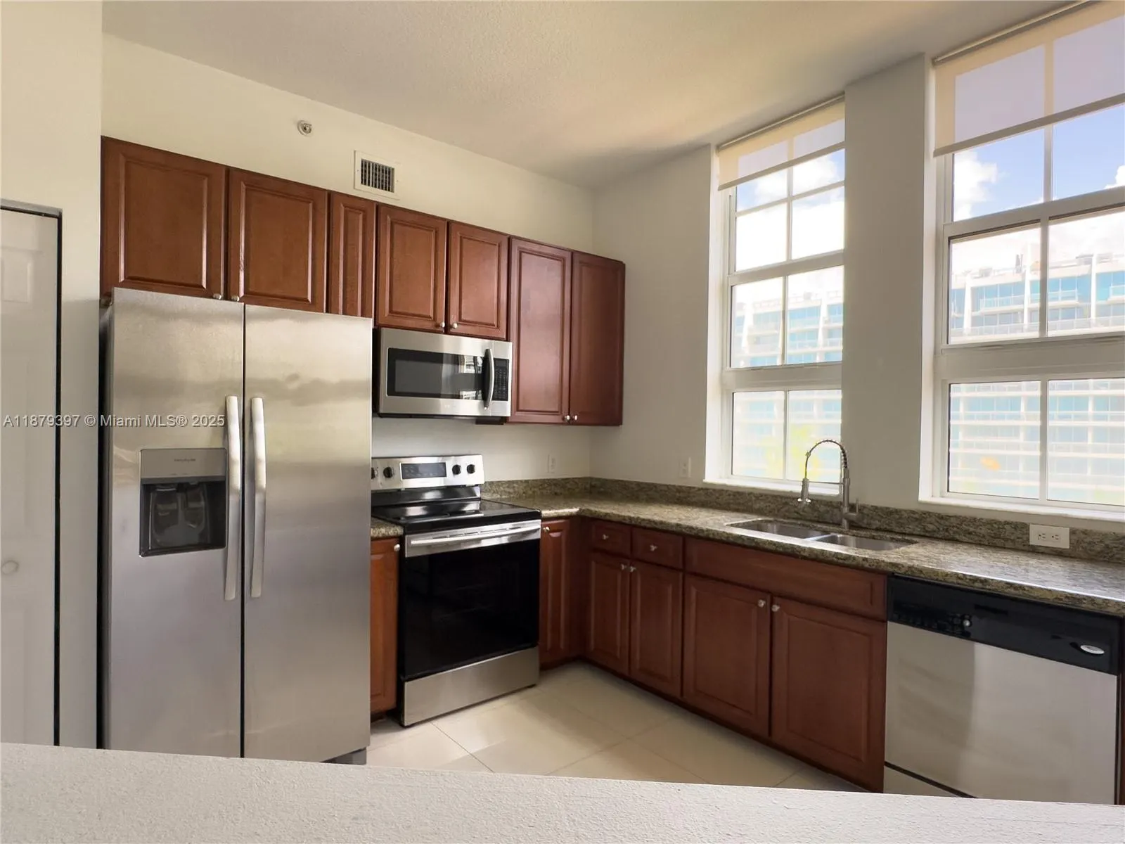 3001 NE 185th St, #411