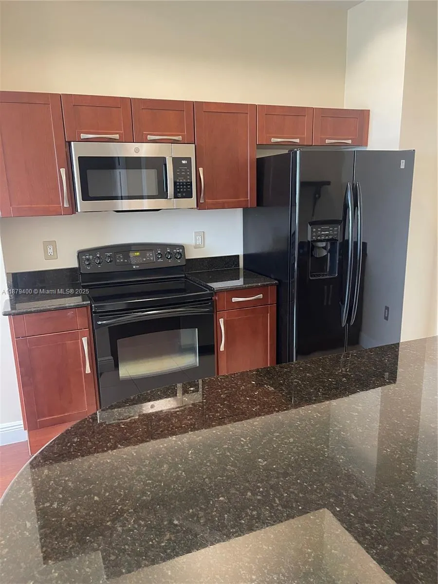 7280 SW 90th St, #708