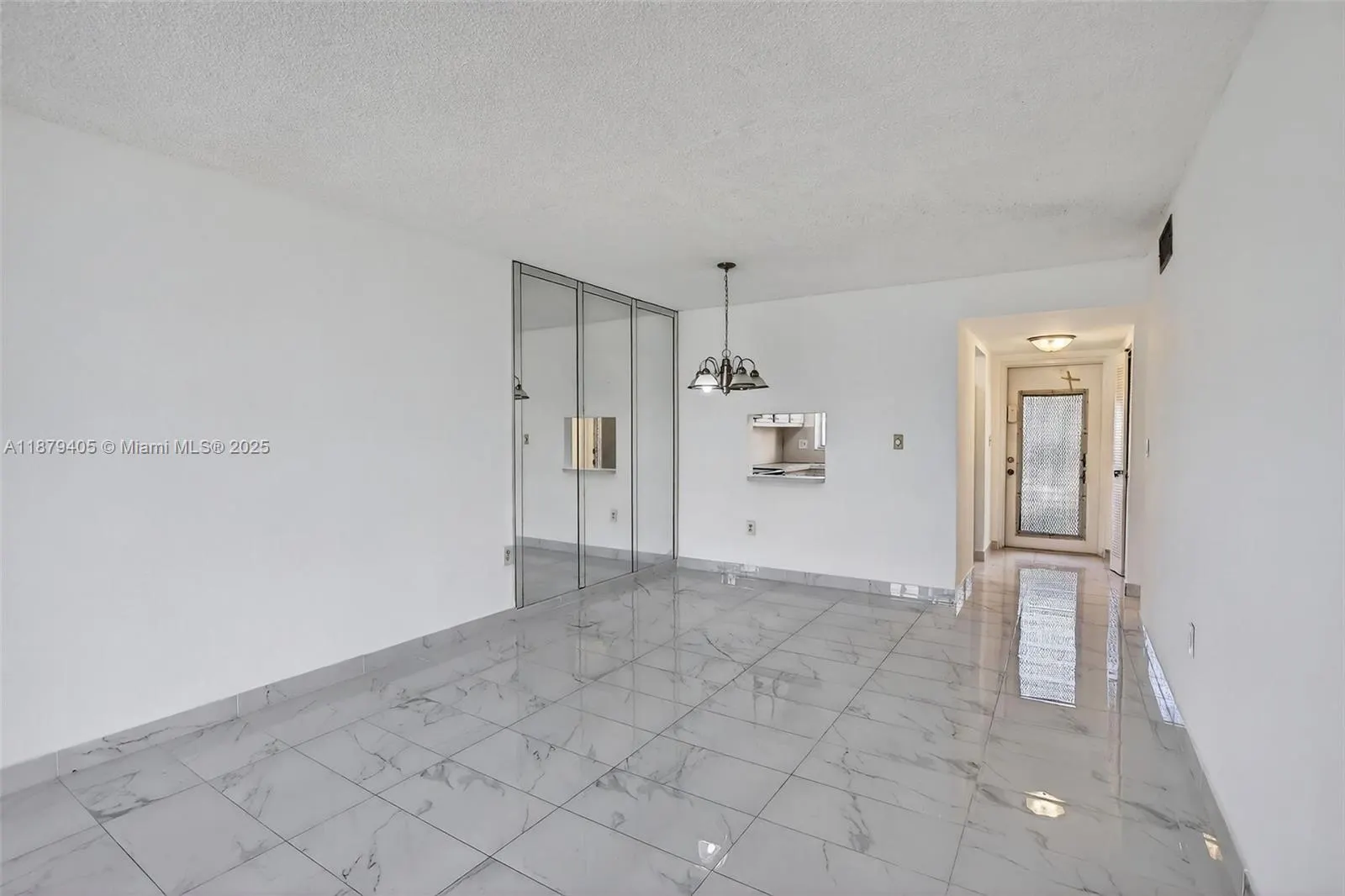 8951 Sunrise Lakes Blvd, #105