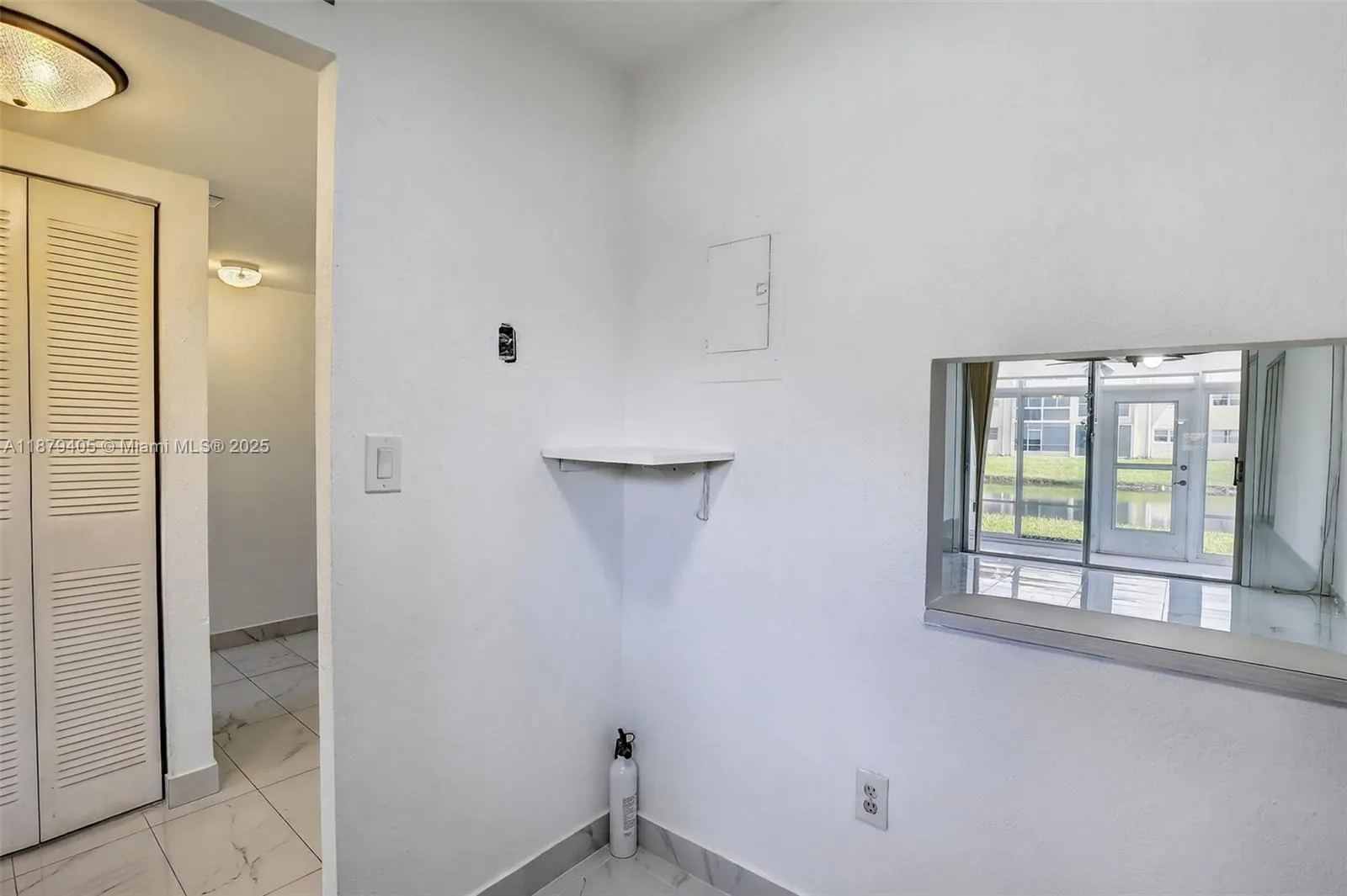 8951 Sunrise Lakes Blvd, #105