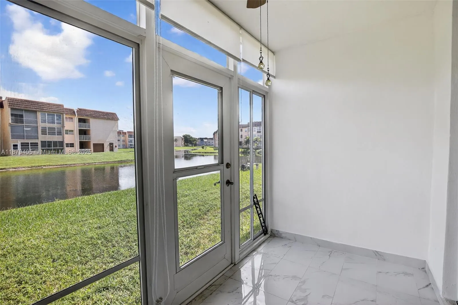8951 Sunrise Lakes Blvd, #105