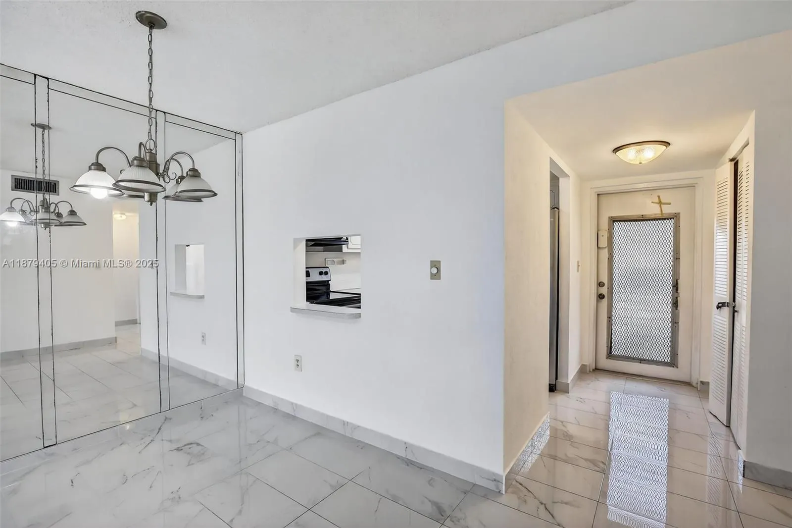 8951 Sunrise Lakes Blvd, #105