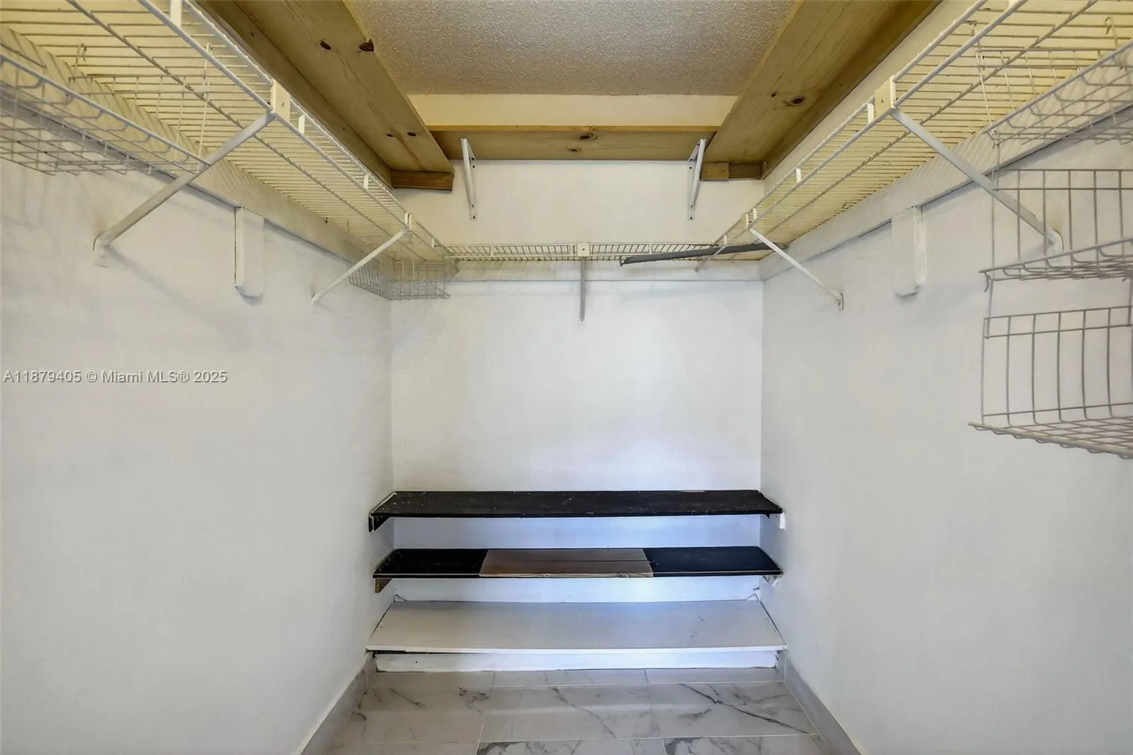 8951 Sunrise Lakes Blvd, #105