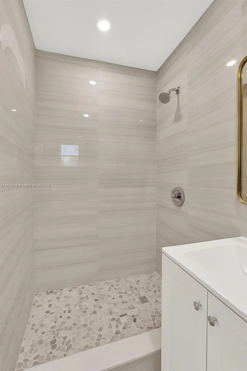 5807 SW 25th St, #7
