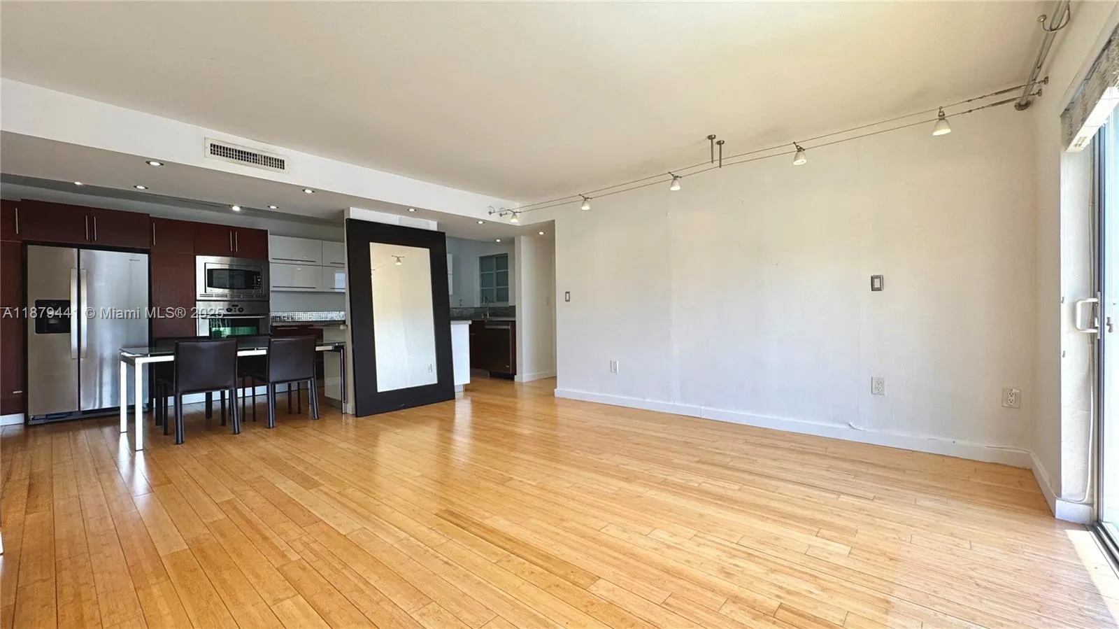 947 Lenox Ave, #501