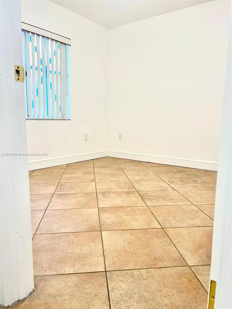 3021 W 76th St, #C-101