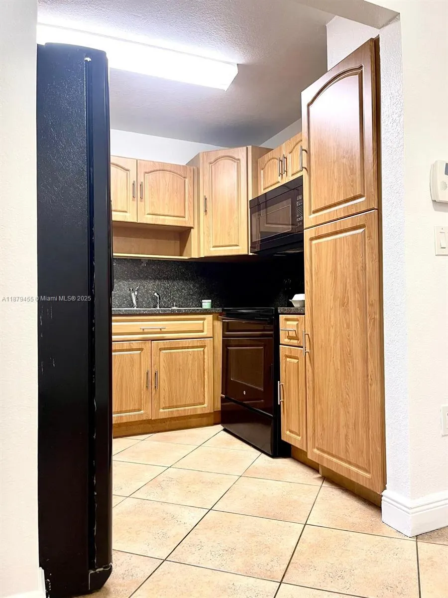 3021 W 76th St, #C-101