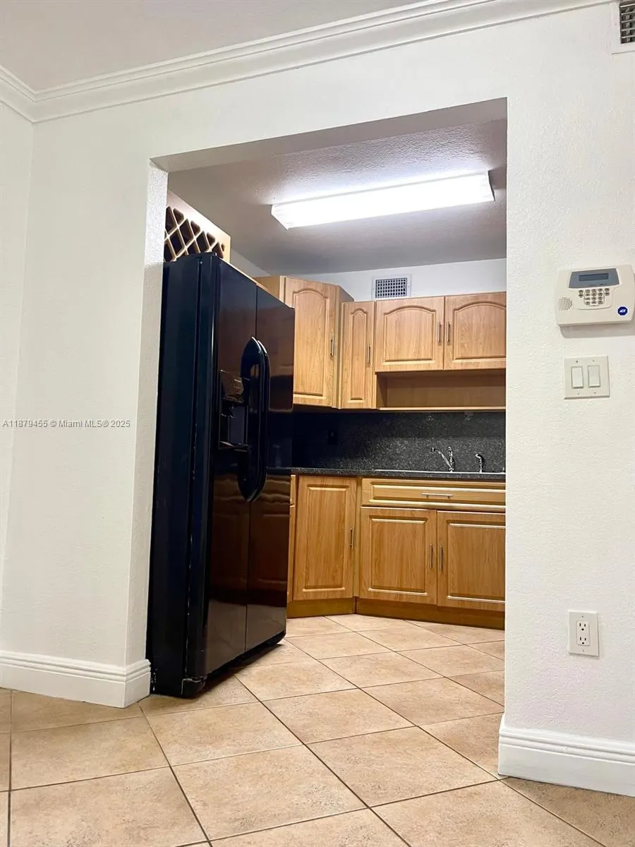 3021 W 76th St, #C-101
