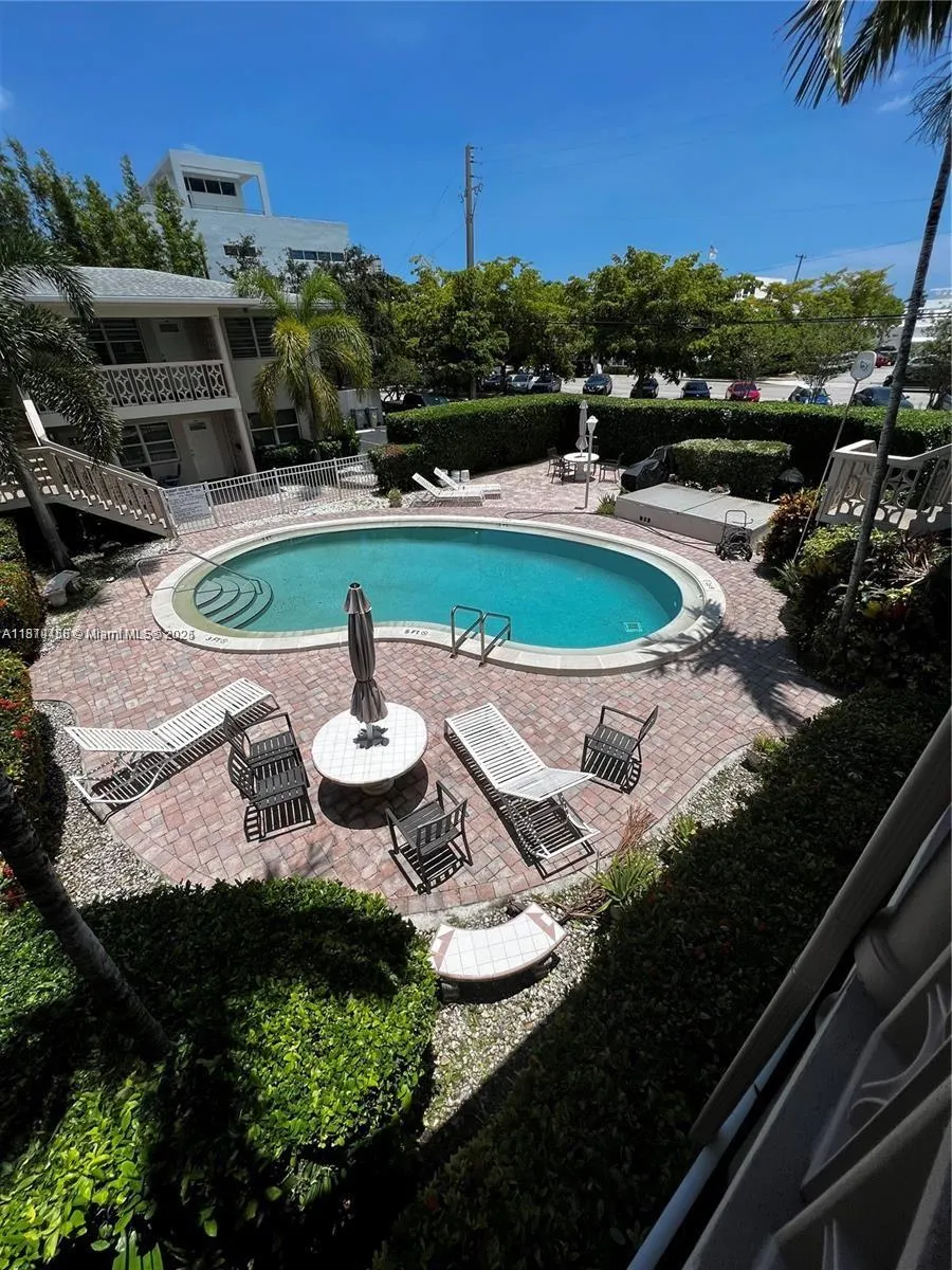 2701 NE 1st St, #203