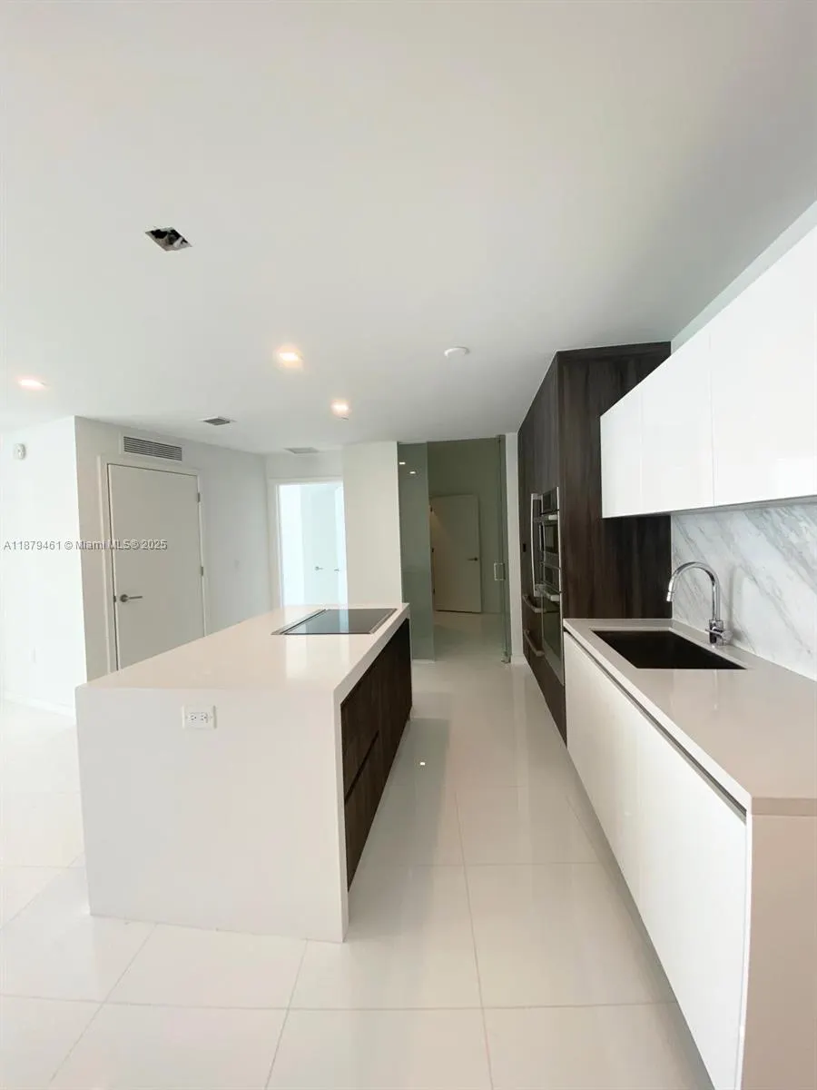 851 NE 1st Ave, #3709