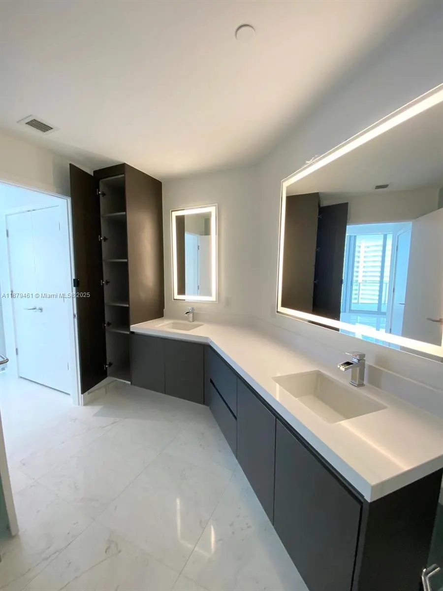 851 NE 1st Ave, #3709