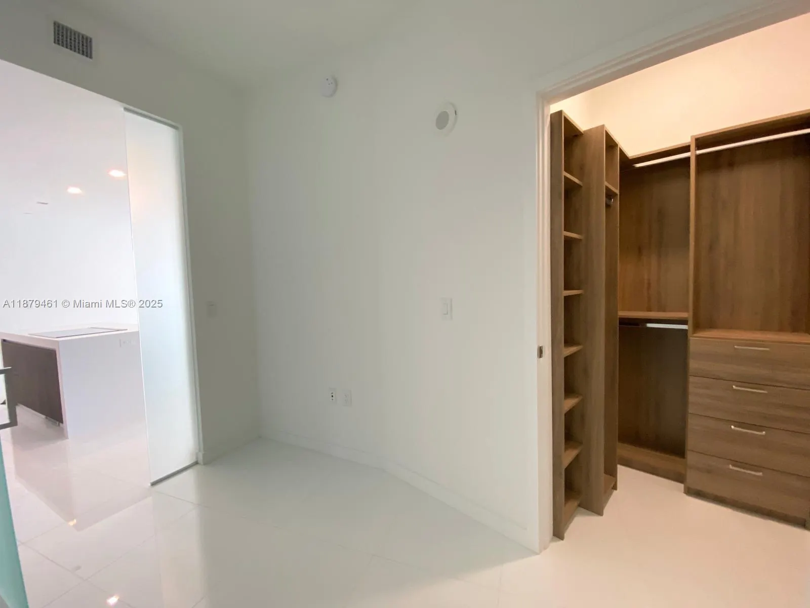851 NE 1st Ave, #3709