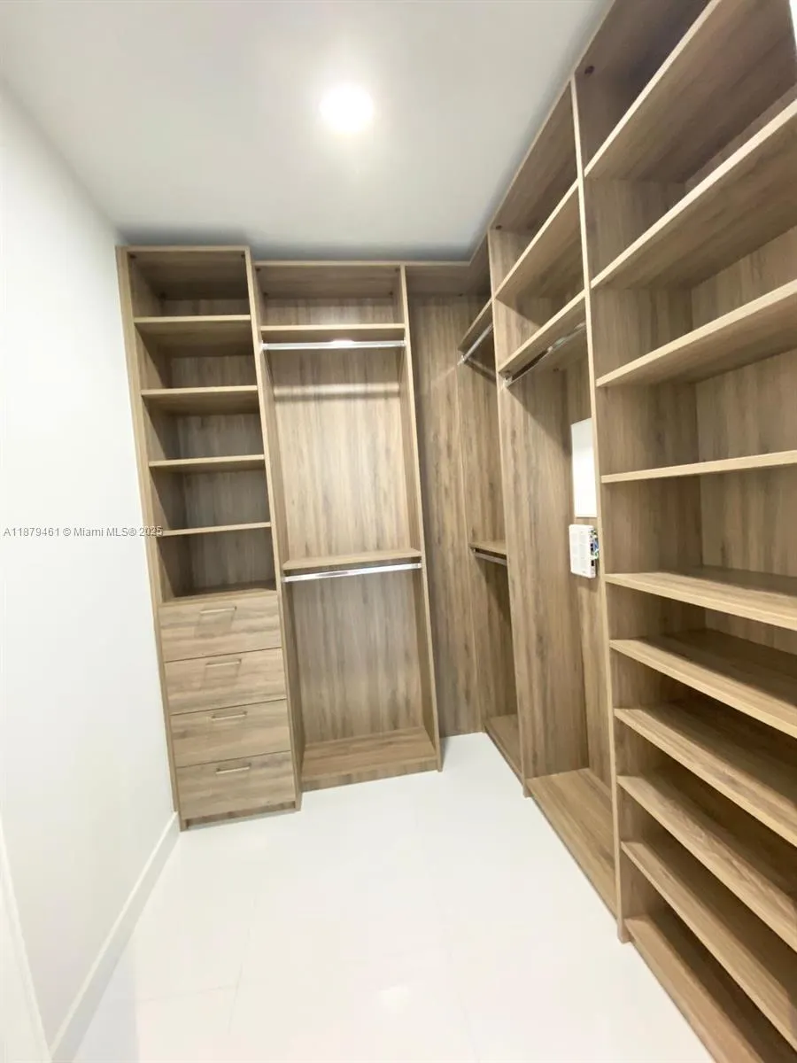 851 NE 1st Ave, #3709
