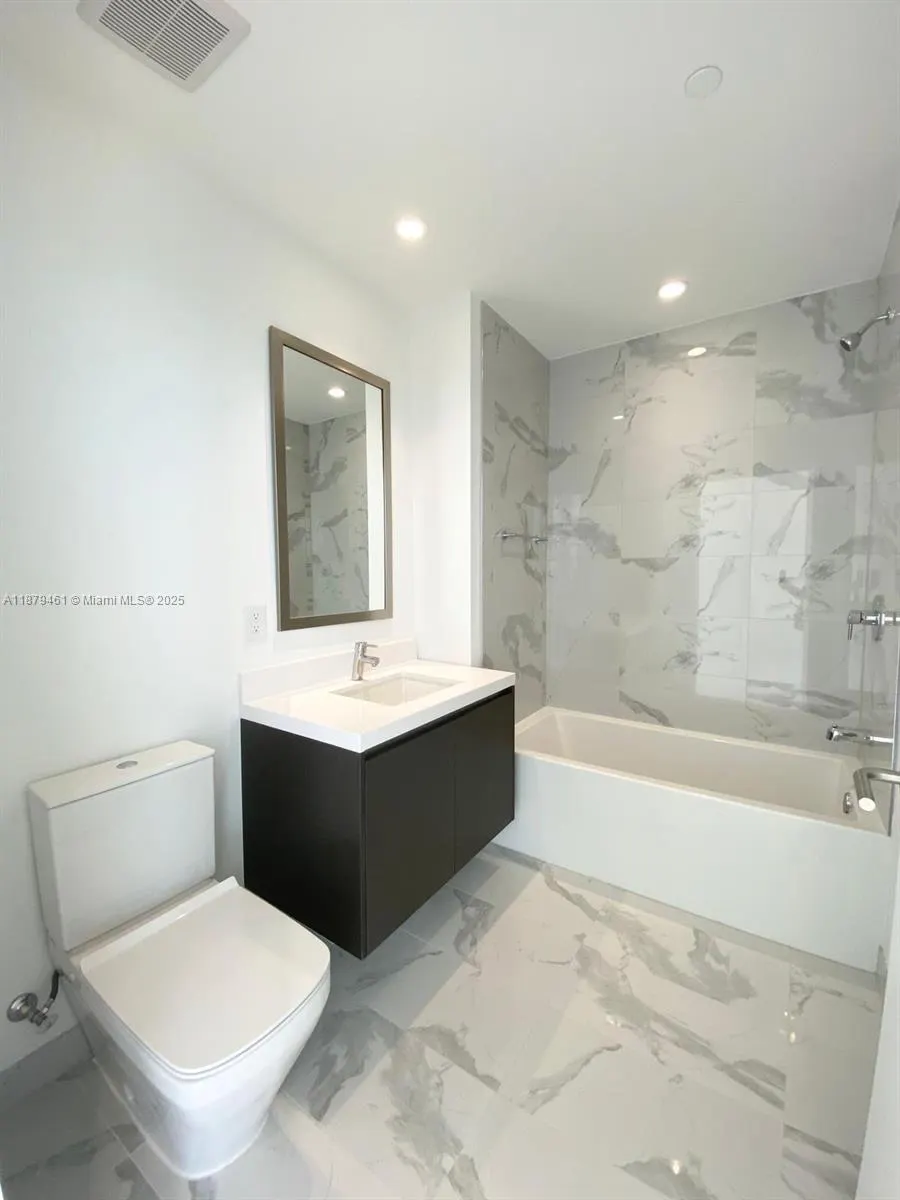 851 NE 1st Ave, #3709