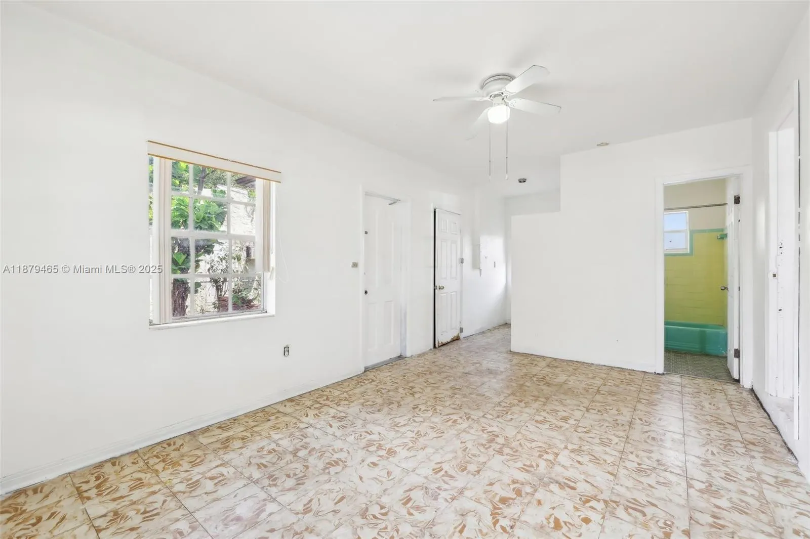 1121 SW 36th Ave