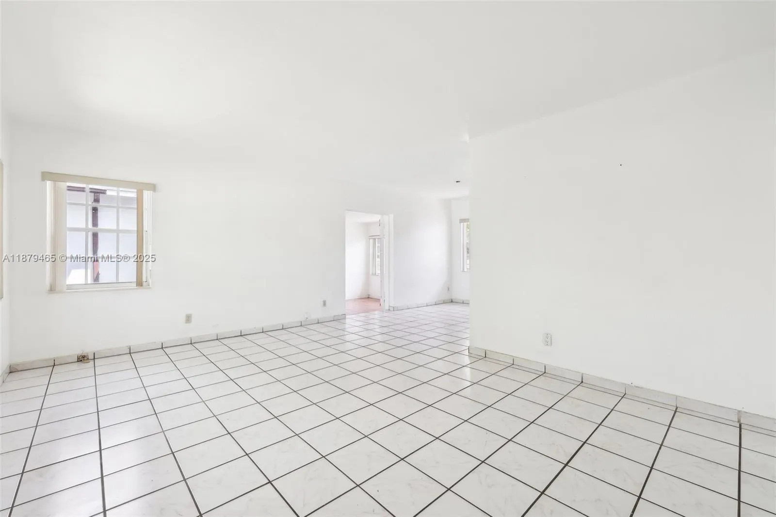 1121 SW 36th Ave