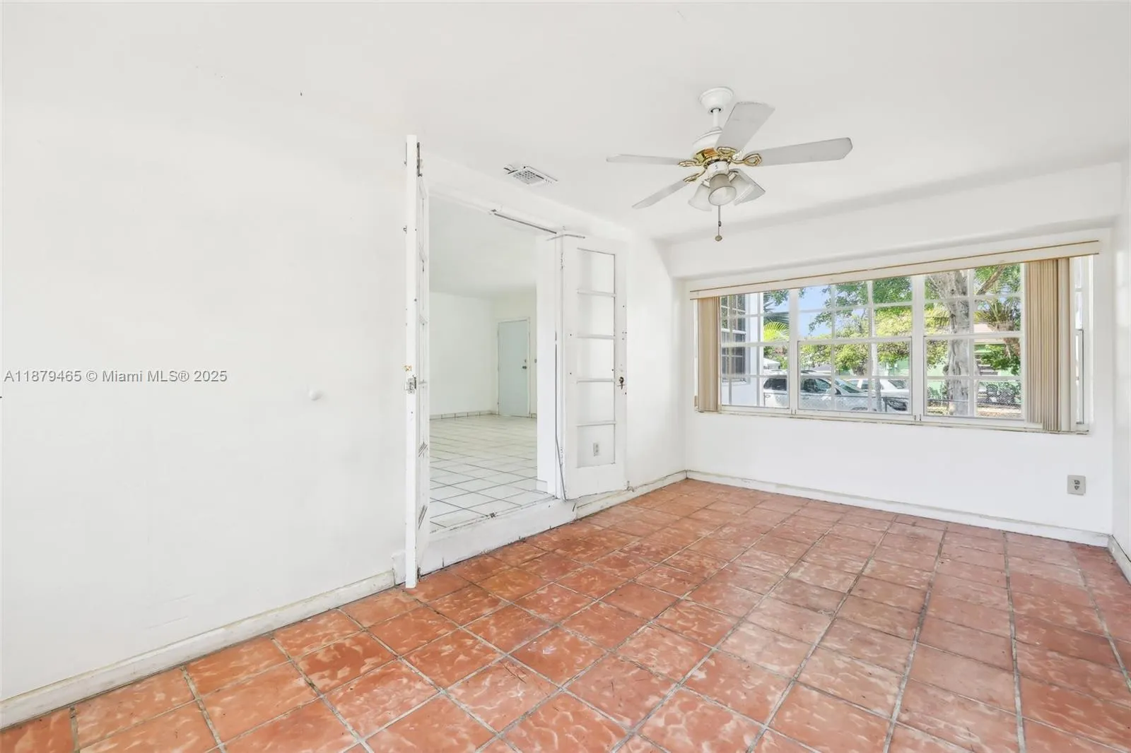 1121 SW 36th Ave