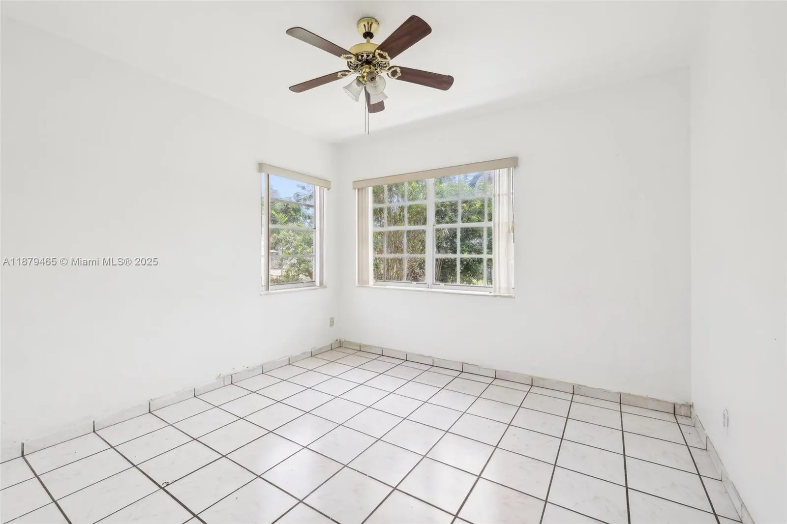 1121 SW 36th Ave