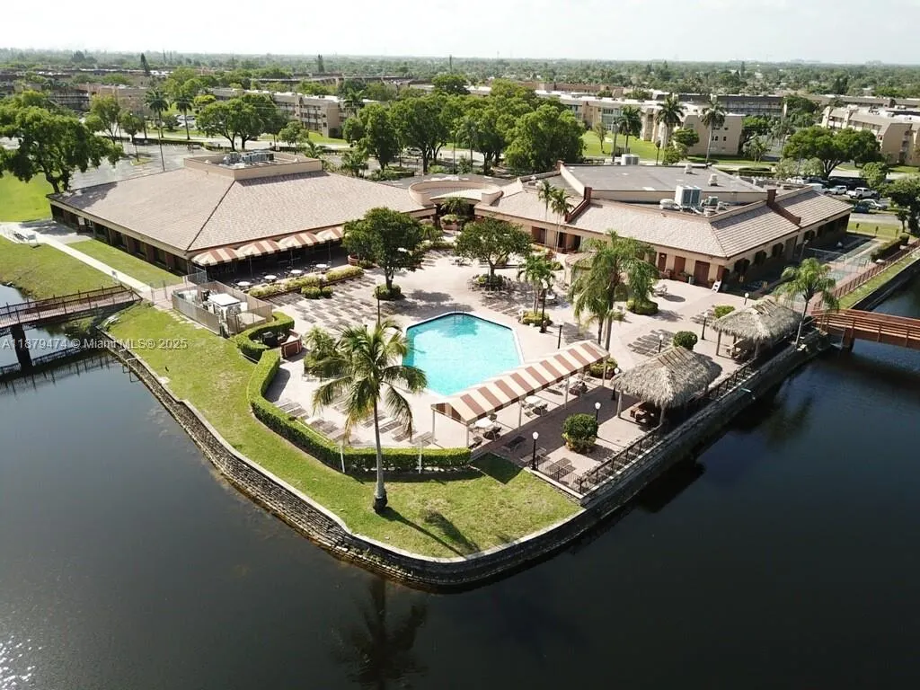 9641 Sunrise Lakes Blvd, #306