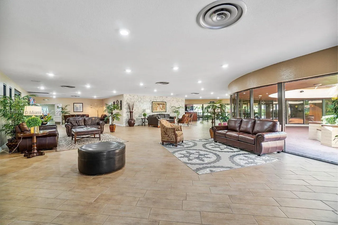 9641 Sunrise Lakes Blvd, #306