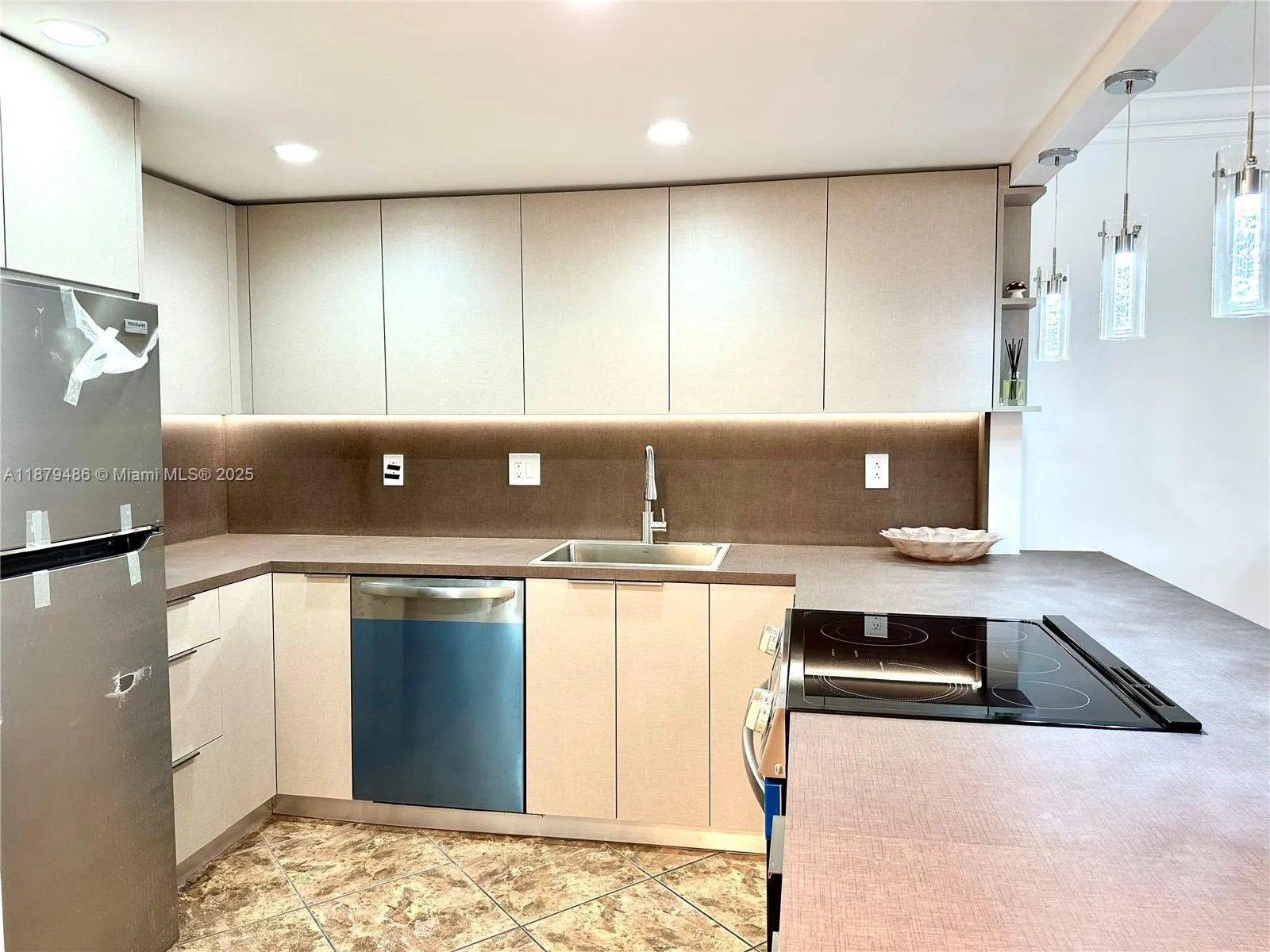 1849 S Ocean Dr, #605