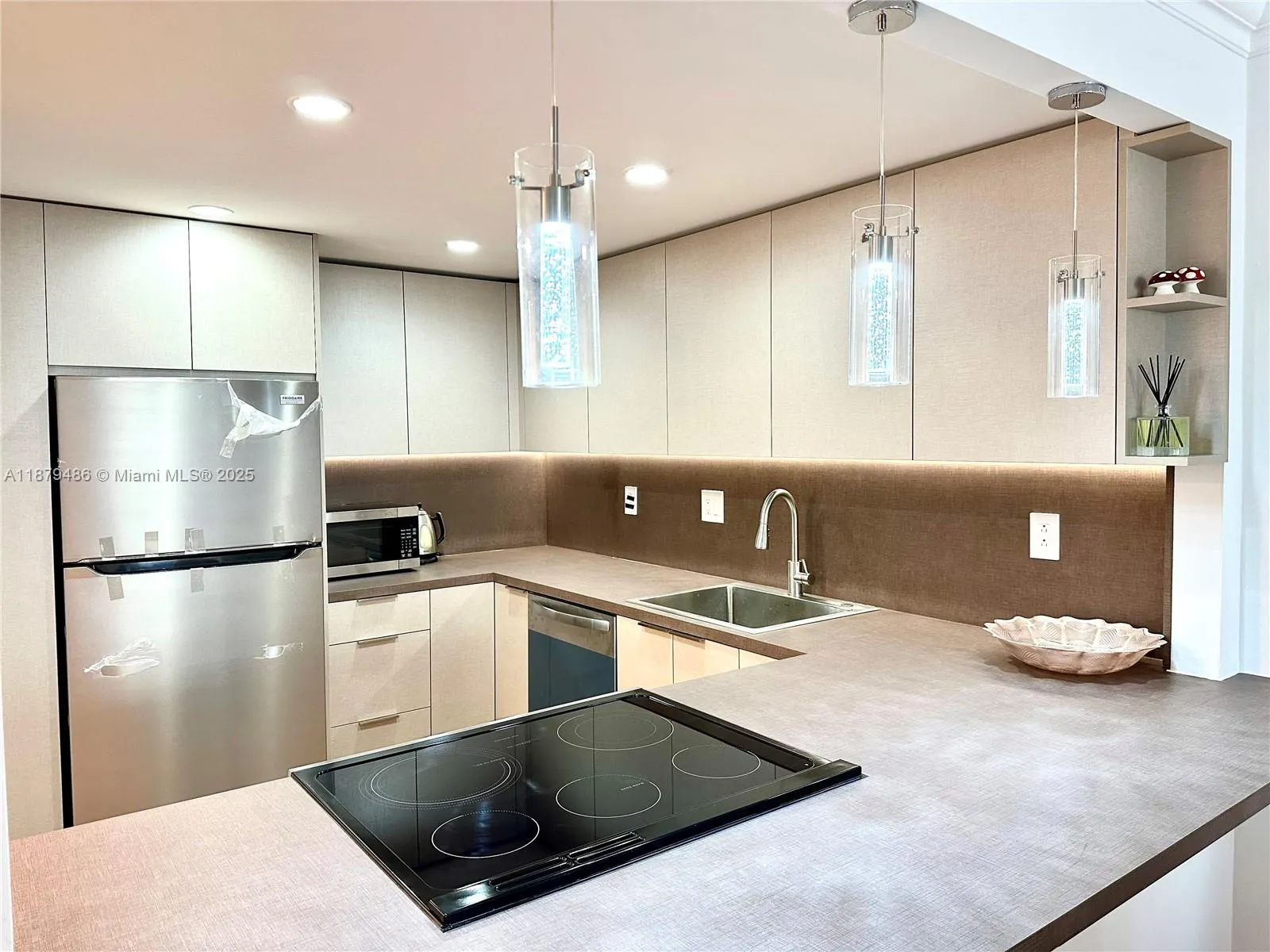 1849 S Ocean Dr, #605