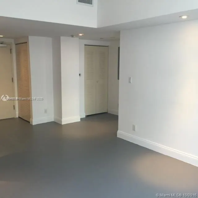 111 E Flagler St, #1003
