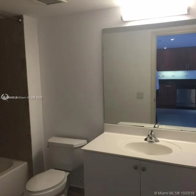 111 E Flagler St, #1003