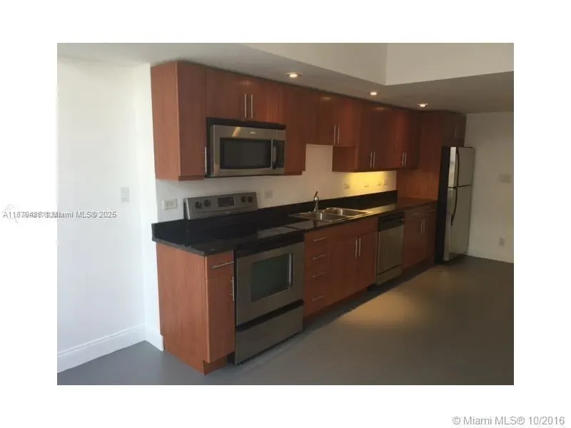 111 E Flagler St, #1003