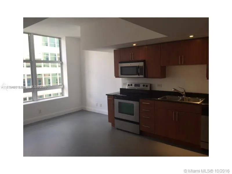 111 E Flagler St, #1003