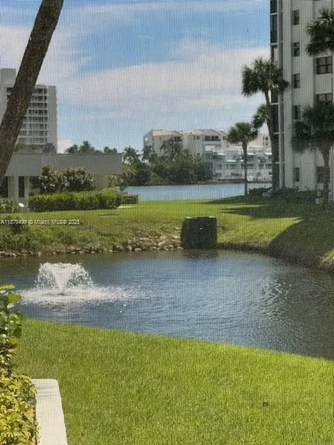 19800 Sandpointe Bay Dr, #106