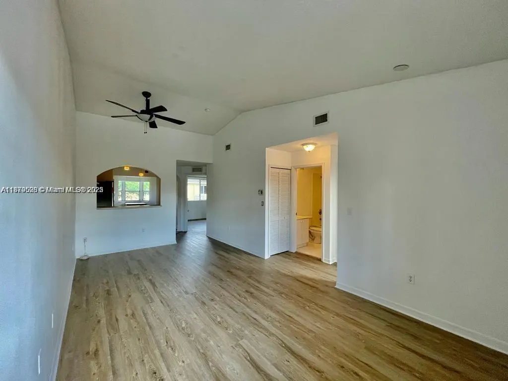 975 NE 33rd Ter, #203