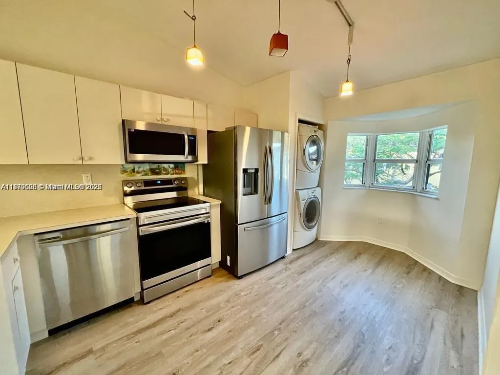 975 NE 33rd Ter, #203