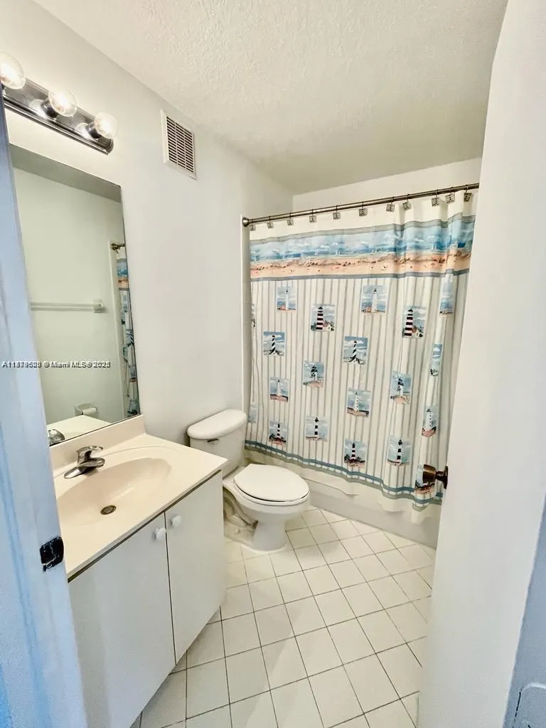 975 NE 33rd Ter, #203