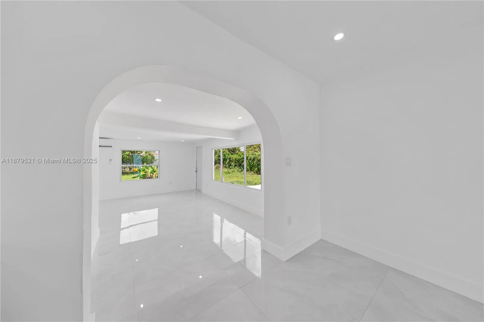 651 NW 9th St