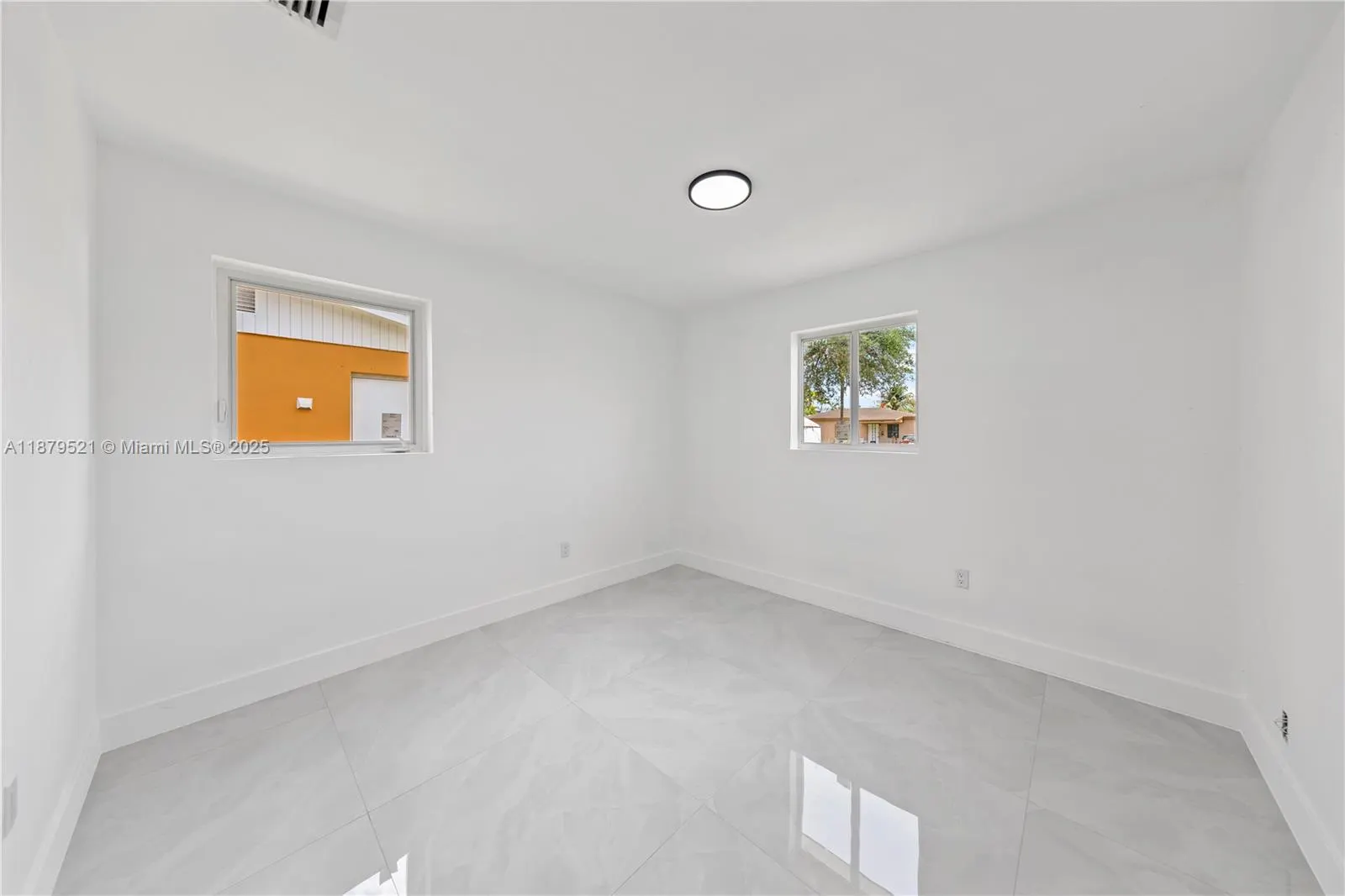 651 NW 9th St
