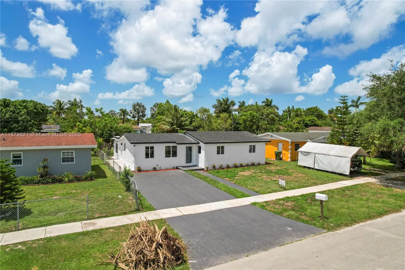 651 NW 9th St