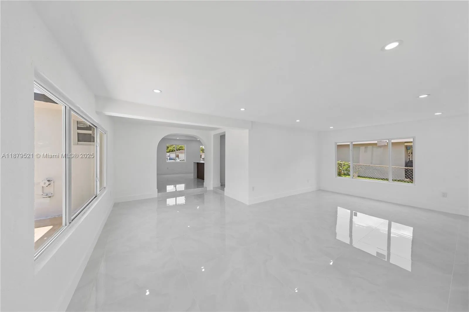 651 NW 9th St