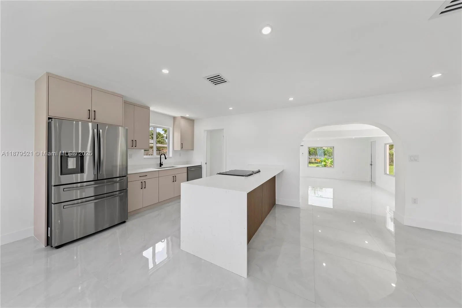 651 NW 9th St
