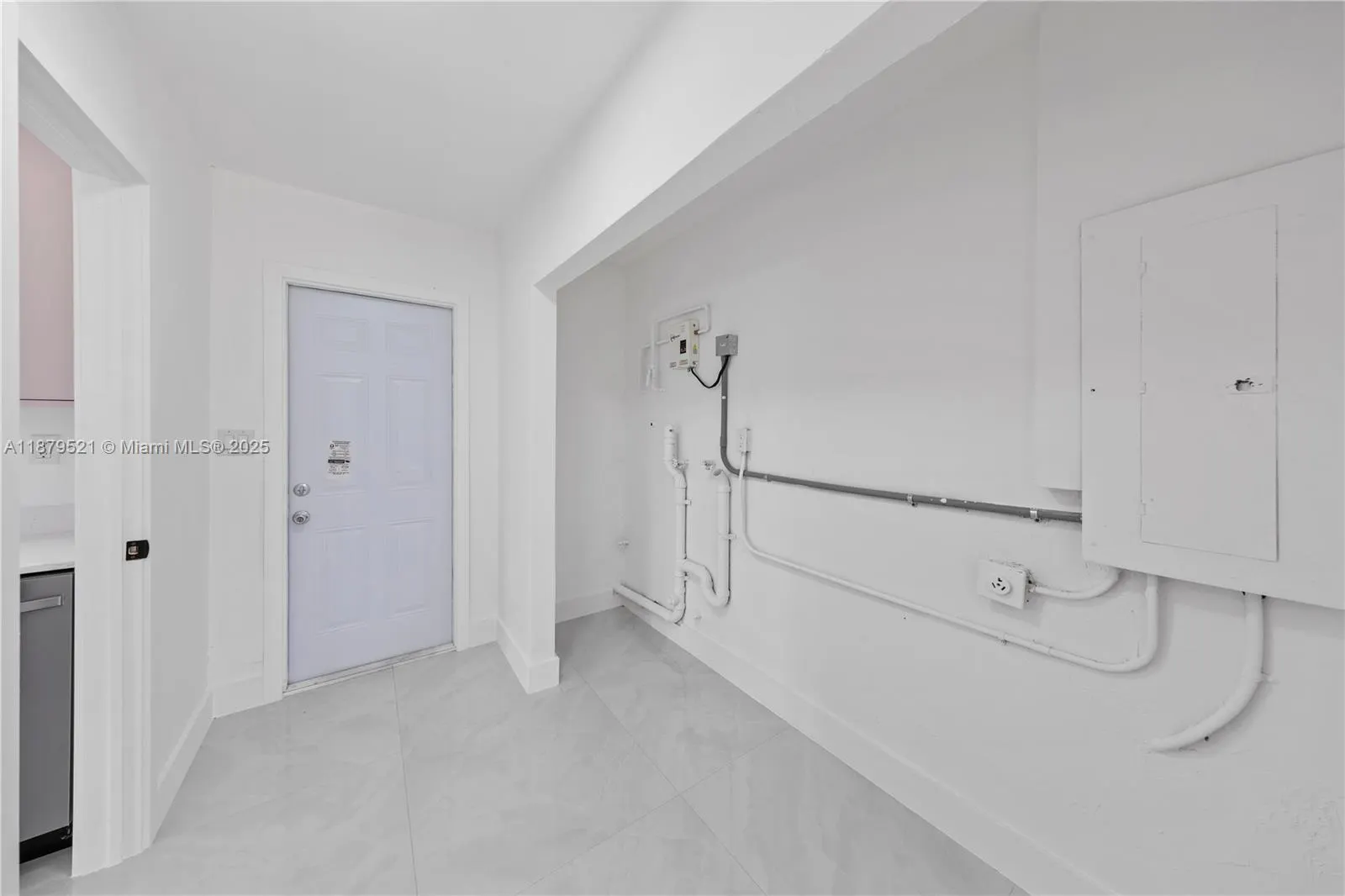 651 NW 9th St
