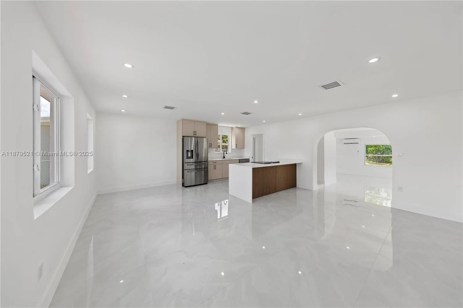 651 NW 9th St