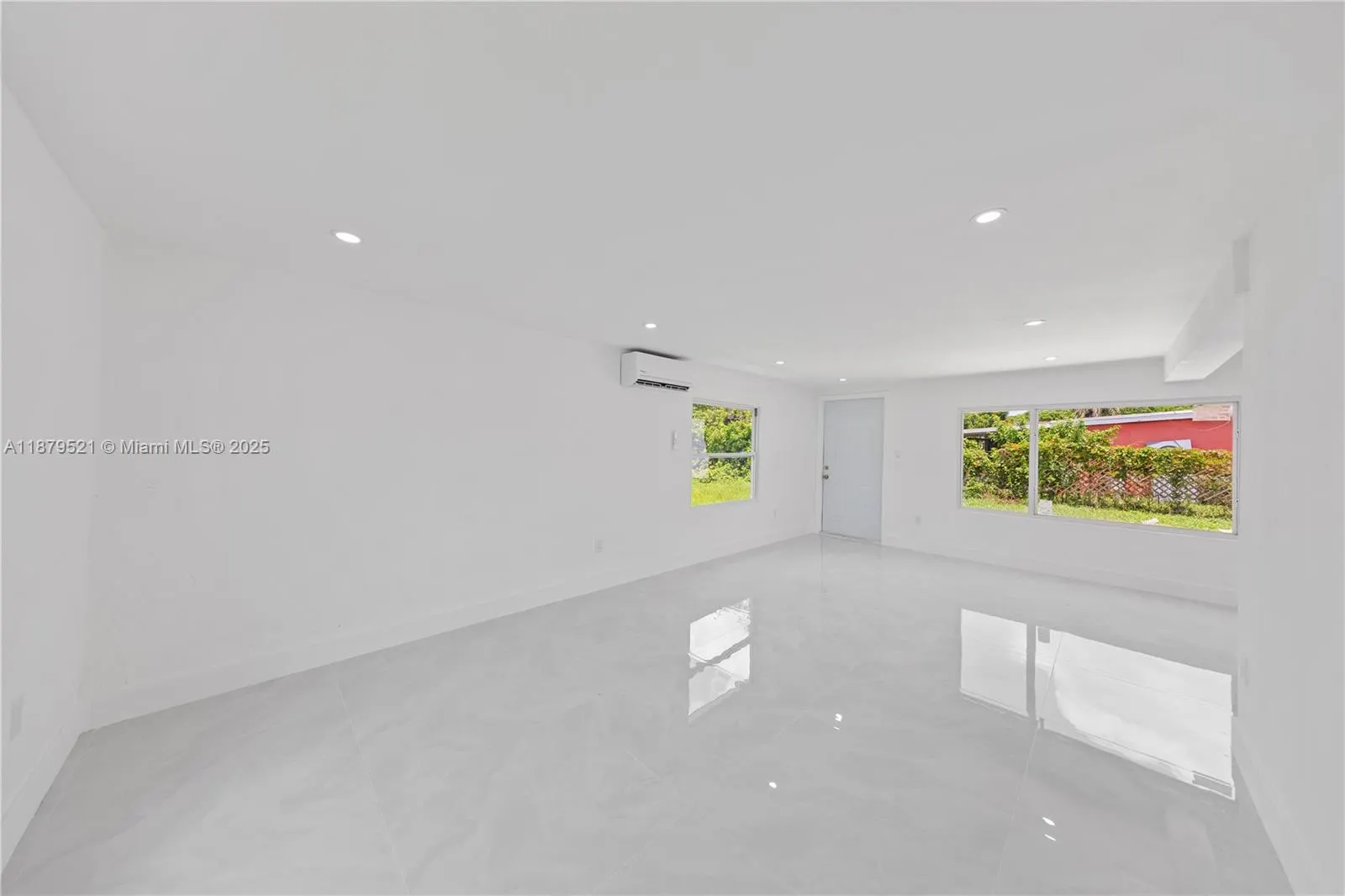 651 NW 9th St