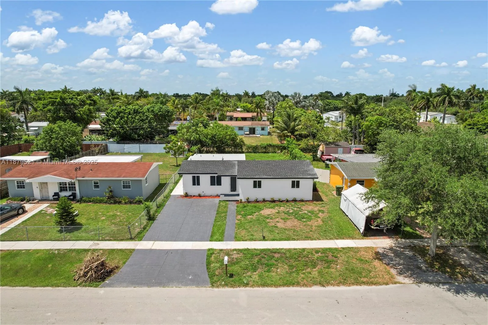 651 NW 9th St