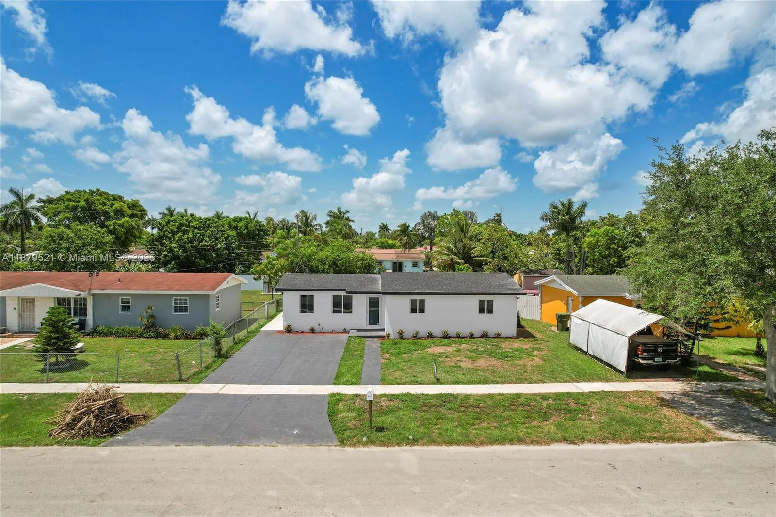 651 NW 9th St