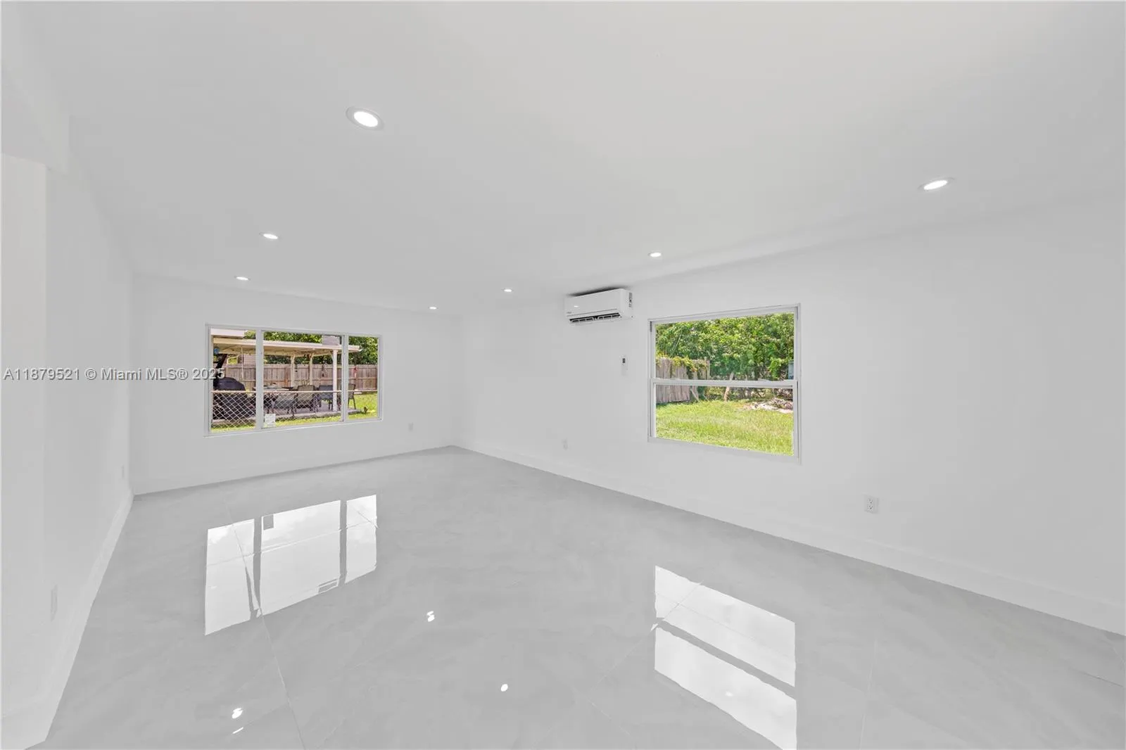 651 NW 9th St
