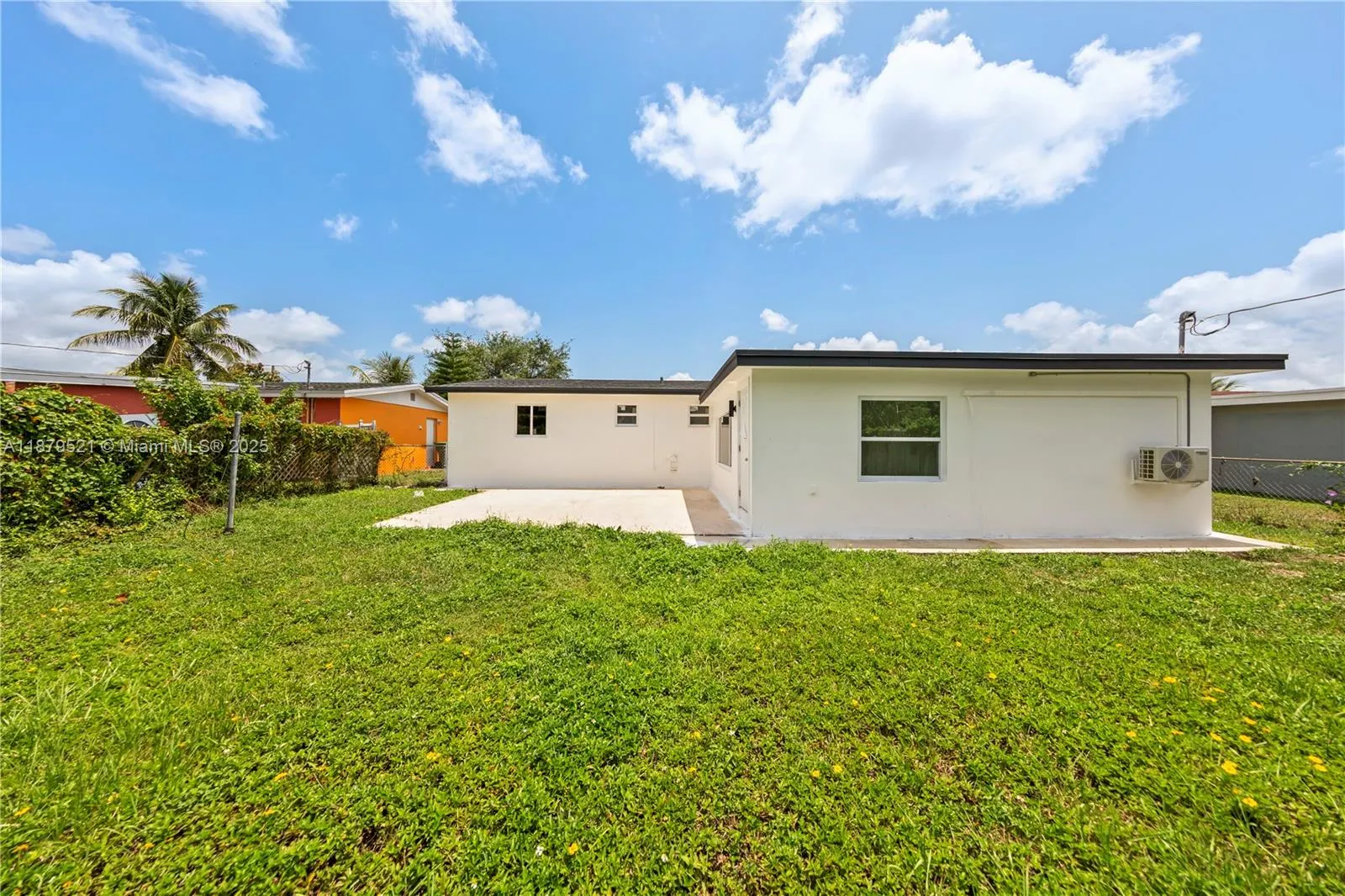 651 NW 9th St