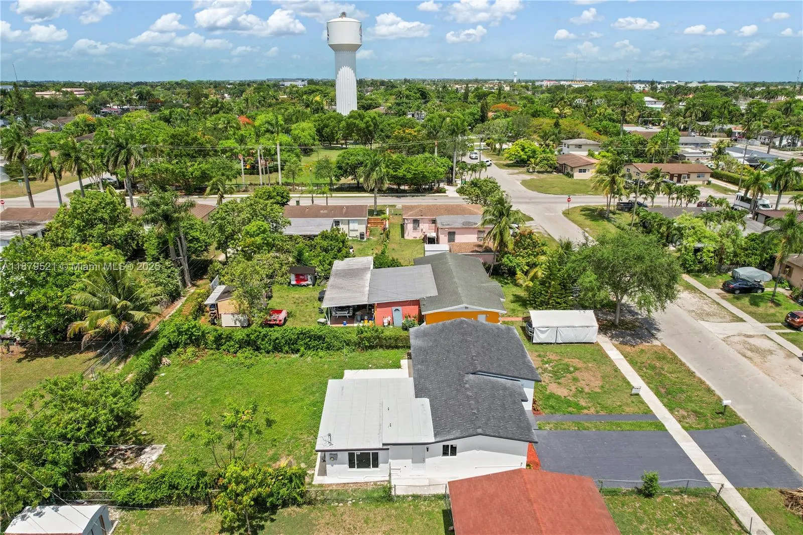 651 NW 9th St